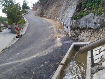 Na Dobenu zaključena prva faza sanacije ceste na Dobeno-Studenec na Spodnjem Dobenu