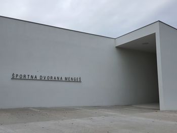 Športna dvorana Mengeš predana v uporabo Osnovni šoli Mengeš