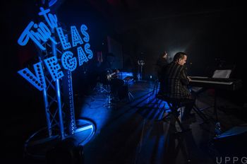 PREDSTAVA TRIP TO LAS VEGAS IN POVABILO NA KONCERT IL DIVJI