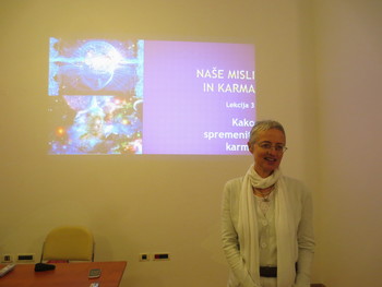 O čem pa ti razmišljaš? Ali lahko z mislimi povzročim (ne)želeno karmo? Predavanje, ki ga ne bi smel zamuditi noben študent