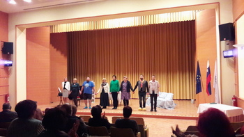 Predstava: Tragedija, da je že komedija