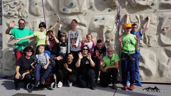 Na plezalni steni v kampu Tura