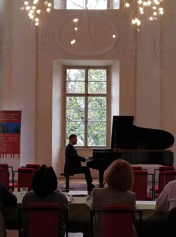 Klavirski koncert z Godalnim orkestrom FJK