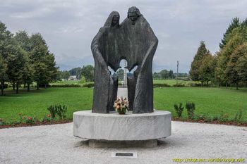 Razstava akademskega kiparja STANETA KOLMANA