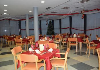 Slovo starega leta, s silvestrsko večerjo v Domu Hmelina