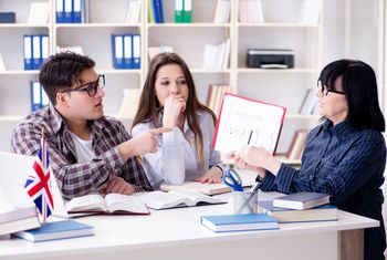 Brezplačen 60-urni tečaj angleškega jezika na osnovni ravni