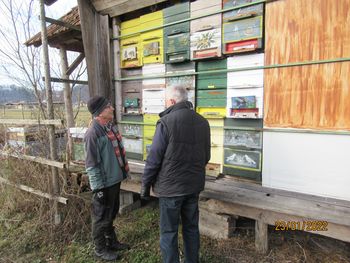 Prvo srečanje čebelark in čebelarjev iz Občin Brezovica in Log Dragomer 