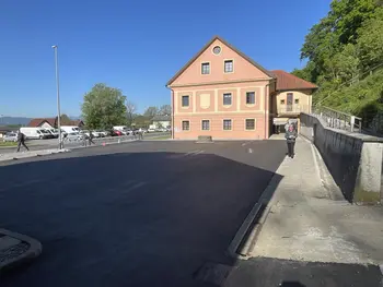 Na Logu je gasilsko in župnijsko (dvorišče) postalo eno, obojim v uporabo dodeljeno