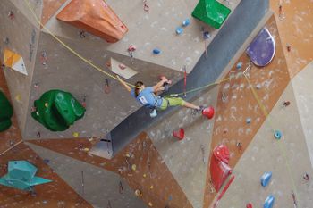 Državno prvenstvo v športnem plezanju v Šmartnem pri Litiji Državno prvenstvo v športnem plezanju v Šmartnem pri Litiji