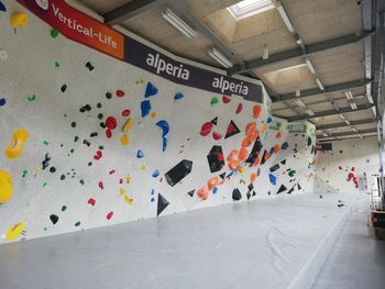 Radovljiški plezalci solidni na zadnji balvanski tekmi evropskega mladinskega pokala Radovljiški plezalci solidni na zadnji balvanski tekmi evropskega mladinskega pokala