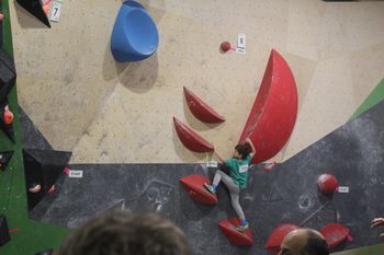 Zahodna liga v plezanju v Bolder sceni v Ljubljani Zahodna liga v plezanju v Bolder sceni v Ljubljani