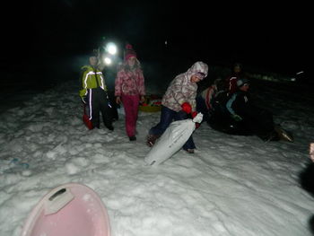 NOČNI POHOD IN SANKANJE V TANI