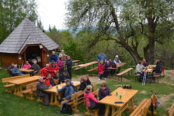 Pohod članov Aktiva invalidov Šmartno na kočo Planinc