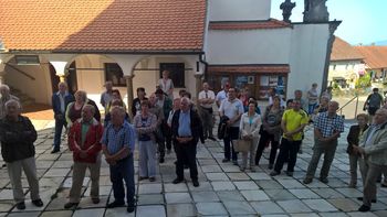 Vojniški vinogradniki na izletu po Prlekiji Vojniški vinogradniki na izletu po Prlekiji