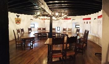 Razstava družinskih fotografij in zgodb rodbine Windisch-Graetz