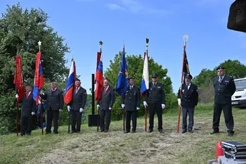 ČASTNIKI NA TOLSTEM VRHU