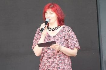 Govorim z žarom in z veseljem javno nastopam