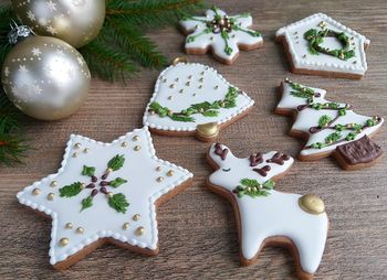 PEKA BOŽIČNIH PIŠKOTOV