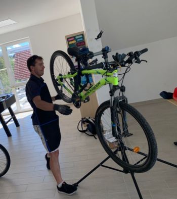 Parkirni dan: Mini servis koles ob Evropskem tednu mobilnosti 2023 