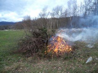 Gasilci in reševalci svarijo pred kurjenjem Gasilci in reševalci svarijo pred kurjenjem