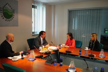 Občini Ajdovščina in Vipava bližje Veliki Britaniji Občini Ajdovščina in Vipava bližje Veliki Britaniji