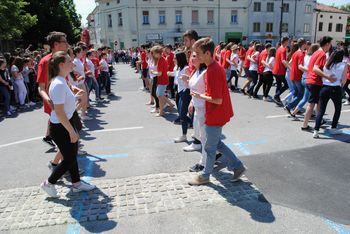 Slikovita maturantska četvorka v Ajdovščini Slikovita maturantska četvorka v Ajdovščini