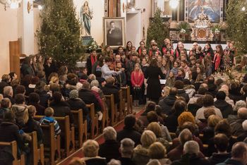 Skupaj v praznovanju in dobrodelnosti