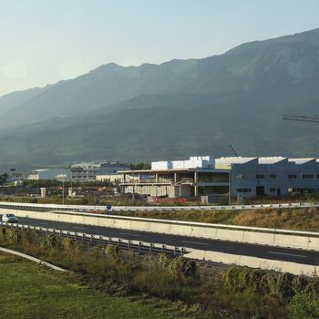 Živahno v poslovnih conah