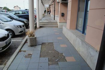 Ploščice v C3 bo polagal Zides