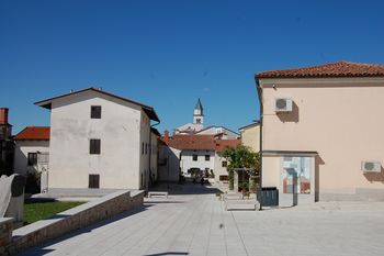  Po Lonely Planetu še Travel Squire  