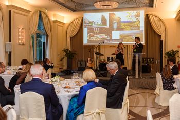 Vipavska dolina na slovenskem večeru v Milanu