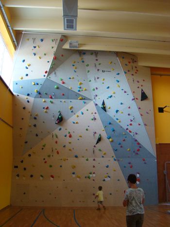 Viki Grošelj odpira steno v Lokavcu