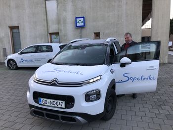 Novo vozilo za prevoze starostnikov