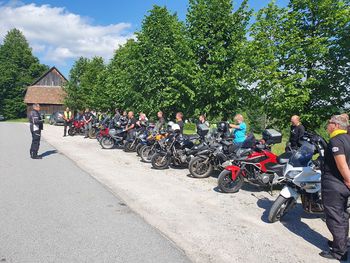 Z motorji iz Žapuž v Novo Štifto