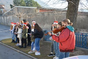 Z dobrodelnostjo do nasmejanih obrazov