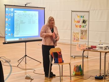 Pisateljica na obisku na OŠ Šturje