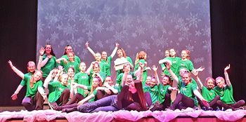 Plesni center ADC s polno paro v 22