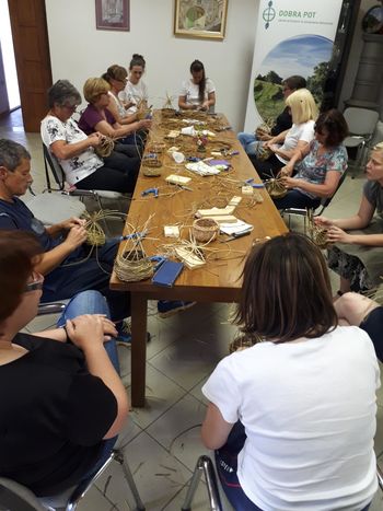 Na Gočah pletli košare iz srobota