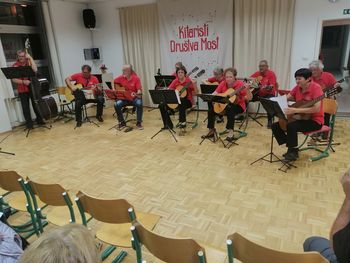 Koncert Mostovih kitaristov