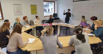 Slovenščina na terenu - besede delajo svet resničen