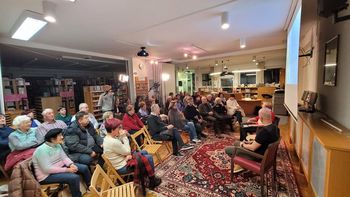 Prvo srečanje z Danilom Lokarjem v Lavričevi knjižnici Prvo srečanje z Danilom Lokarjem v Lavričevi knjižnici