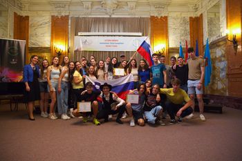 Mešani mladinski pevski zbor Srečko Kosovel na mednarodnem tekmovanju v Opatiji