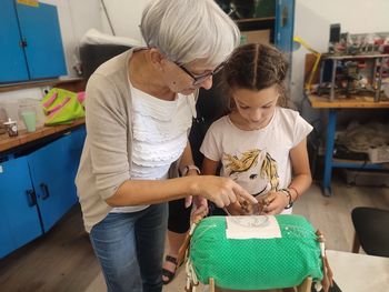 Učenje starih obrtniških veščin - je to res to potrebno?