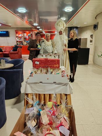 Praznično obdarovanje invalidov