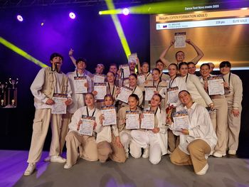 Plesni center ADC s polno paro