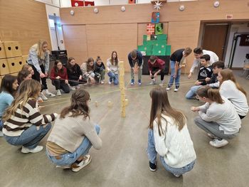 Povežimo se skozi igro in ustvarjalnost