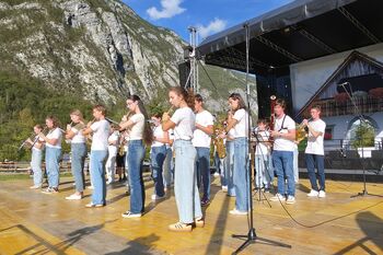 Ajdovska burja zapihala na Kravjem balu