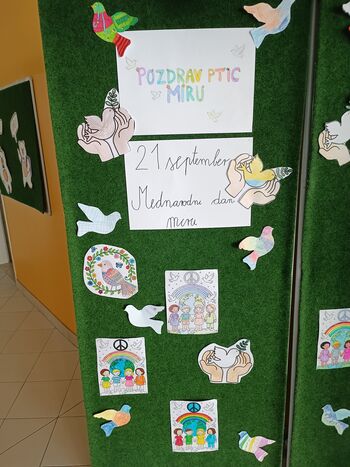 Pozdrav ptic miru – šolarji v Budanjah ustvarjali za mir