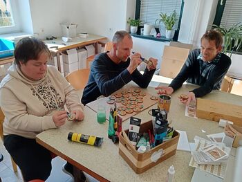 Ročno delo, skupnost in predpraznični utrip Ročno delo, skupnost in predpraznični utrip