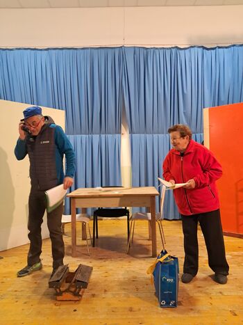 Prihaja komedija Mojster za vse